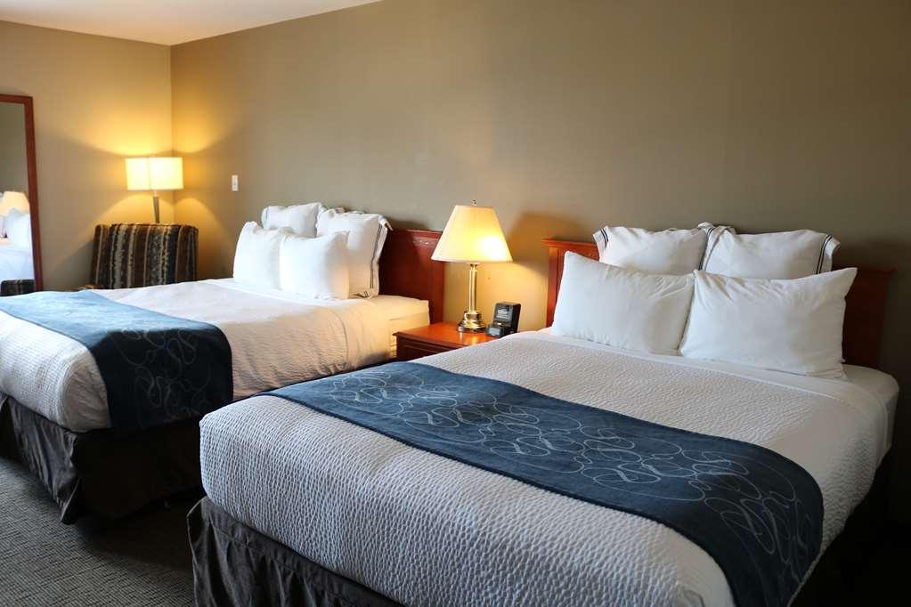Nomad Hotel & Suites Форт Мак-Муррей Номер фото
